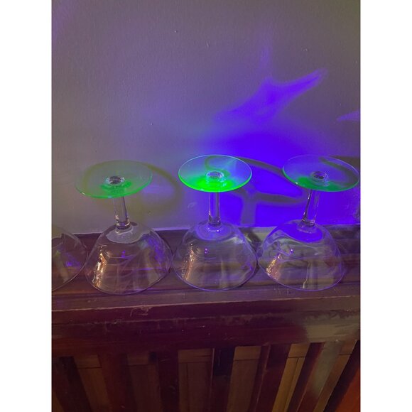 Vintage 1930s Set 5 Etched Stemware Glasses Uranium Base - Picture 14 of 16